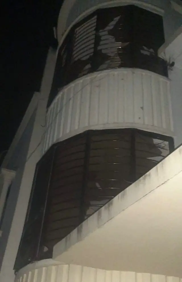 নোয়াখালীতে সাবেক সেনাপ্রধান মইন ইউ আহমেদের বাড়িতে হামলা