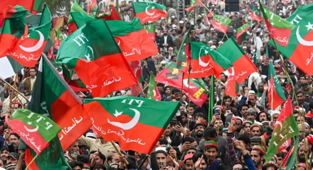 پی ٹی آئی، فائل فوٹو