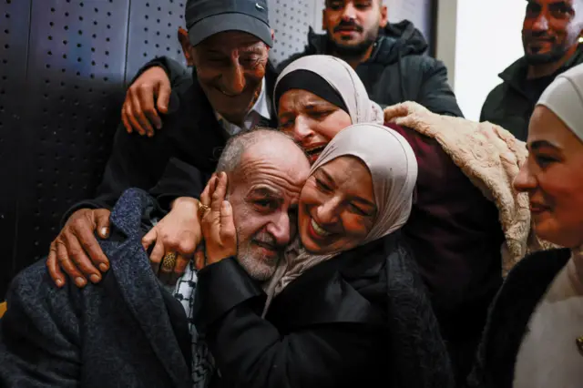 سجين فلسطيني أفرجت عنه إسرائيل اليوم