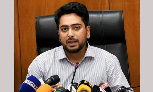 তথ্য ও সম্প্রচার উপদেষ্টা মো. নাহিদ ইসলাম