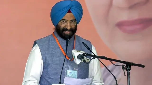 दिल्ली सरकार में पर्यावरण मंत्री सिरसा ने बताया कि वायु प्रदूषण पर लगाम कसने के लिए सरकार ने कुछ फ़ैसले लिए हैं.