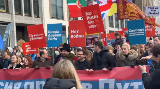 марш оппозиции