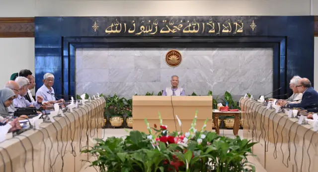 অন্তর্বর্তী সরকারের উপদেষ্টা পরিষদের বৈঠক