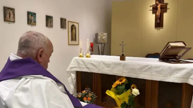 E wepụtala foto izizi Popu Francis kemgbe ọ gara ụlọọgwụ