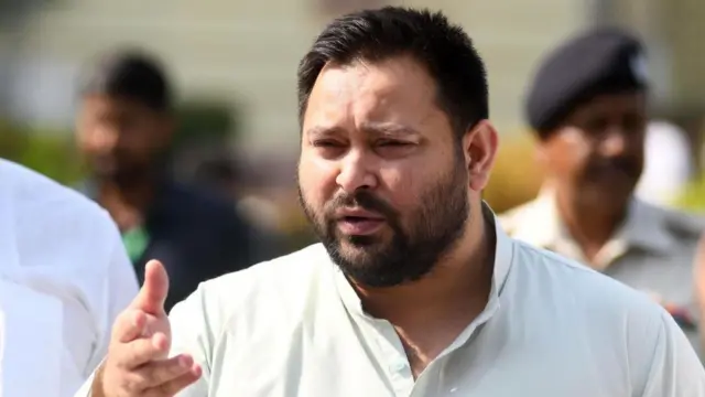 आरजेडी नेता तेजस्वी यादव