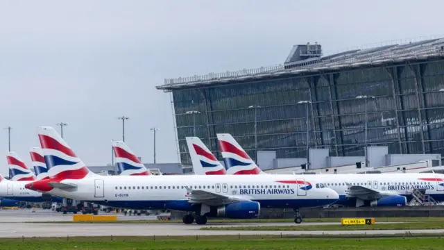 A ga-agbachi ọdọụgbọelu Heathrow Airport n’ihi ụkọ ọkụ latrik