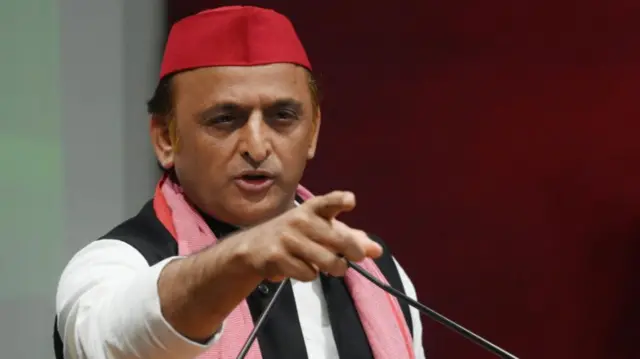 अखिलेश यादव