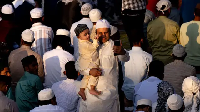 ईद की खुशी