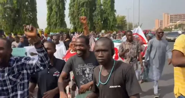 Ndị na-akwado Sịnetọ Natasha Akpoti emeela ngagharịiwe, gwa Akpabio ka ọ rịtuo n'ọkwa