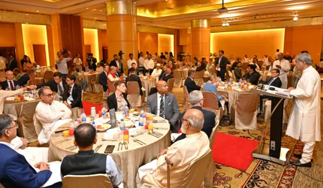 ইফতার অনুষ্ঠানে বক্তব্য রাখেন বিএনপি মহাসচিব মির্জা ফখরুল ইসলাম আলমগীর