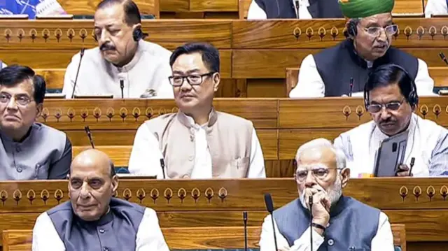 संसद में मोदी