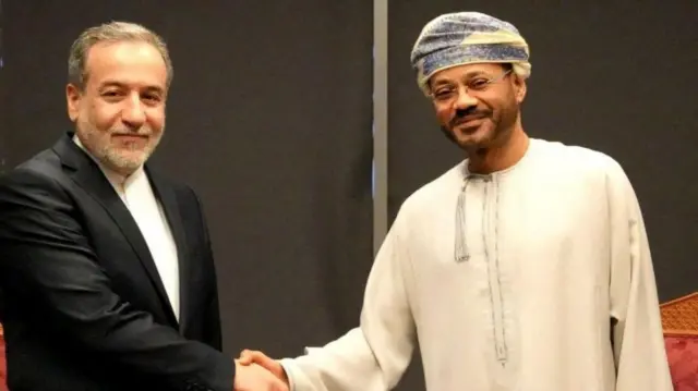 ईरान के विदेश मंत्री के साथ ओमान के विदेश मंत्री