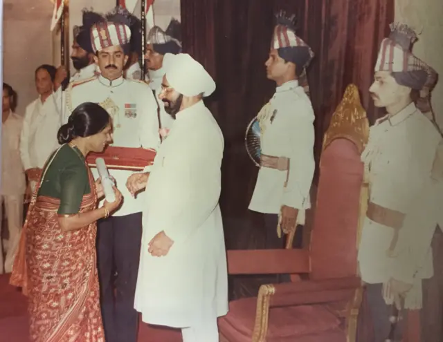 कुमुदिनी लाखिया