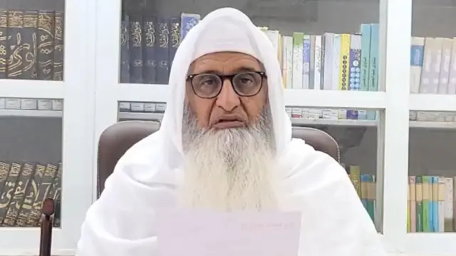ऑल इंडिया मुस्लिम पर्सनल लॉ बोर्ड के जनरल सेक्रेटरी मौलाना फज़लुर रहीम मुजद्दीदी