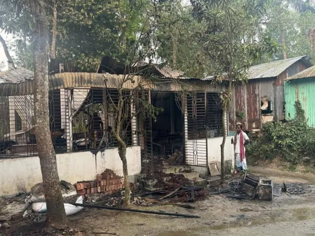 পোড়া বাড়ি