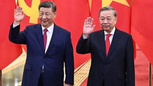 चीन के राष्ट्रपति शी जिनपिंग