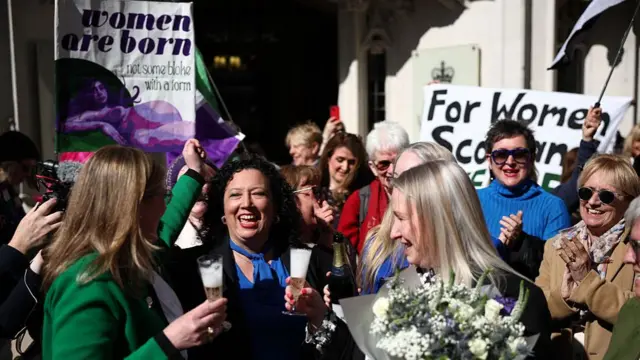 'फॉर विमेन स्कॉटलैंड'