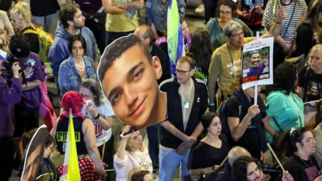 ایڈن الیگزینڈر حماس کی قید میں زندہ بچ جانے والے واحد امریکی یرغمالی ہیں۔