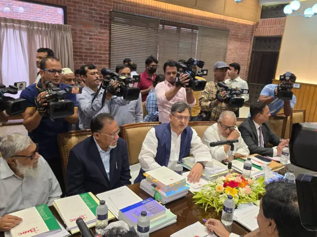 বিএনপির পাঁচ সদস্যের প্রতিনিধি দলের নেতৃত্ব দিচ্ছেন বিএনপির স্থায়ী কমিটি সদস্য নজরুল ইসলাম খান