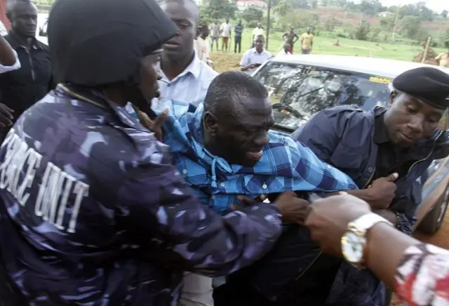 Kizza katika moja ya purukushani za kukamatwa na Polisi