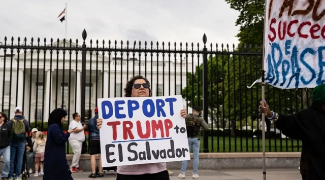 Ọtụtụ puku esonyela ngagharịiwe megide Onyeisiala Trump n'ofe Amerịka