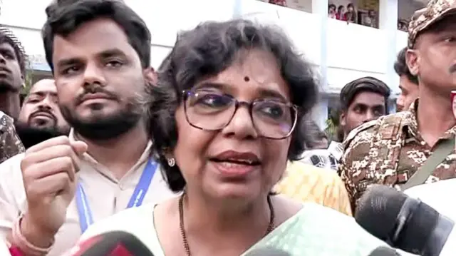 मुर्शिदाबाद में वक़्फ़ क़ानून के ख़िलाफ़ हो रहे प्रदर्शन के बाद हिंसा