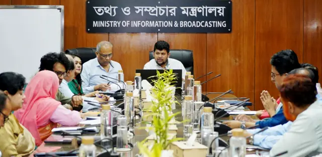 সোমবার তথ্য ও সম্প্রচার মন্ত্রণালয়ের সভায় কথা বলেন উপদেষ্টা মাহফুজ আলম