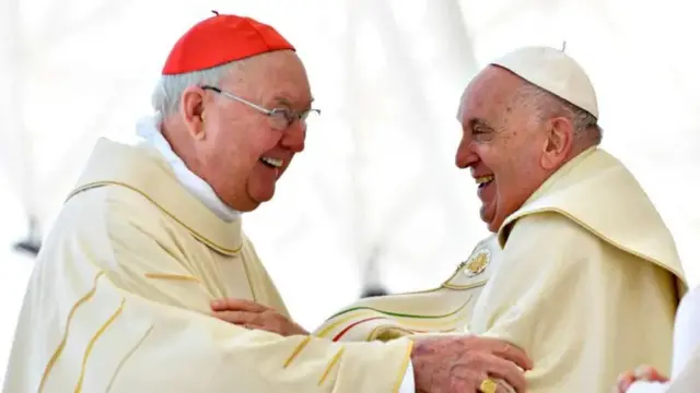 البابا فرنسيس مع الكاردينال كيفن فاريل