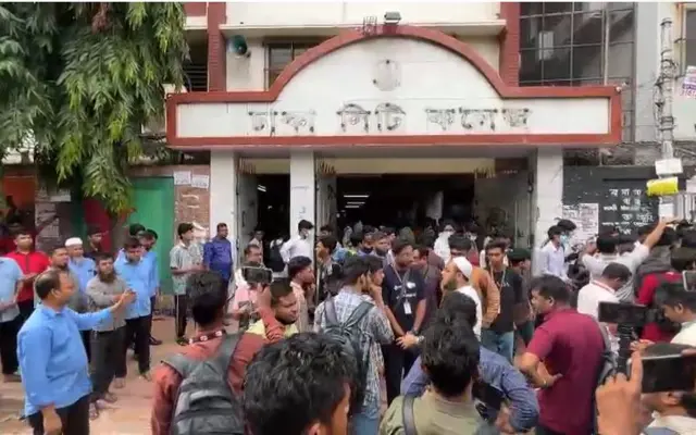 কলেজ দুই দিনের জন্য বন্ধ ঘোষণা করা হয়েছে