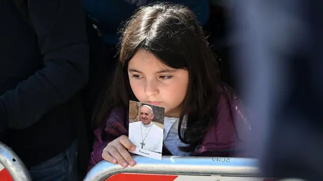 ስእሊ ር.ሊ.ጳ ዝሓዘት ቆልዓ