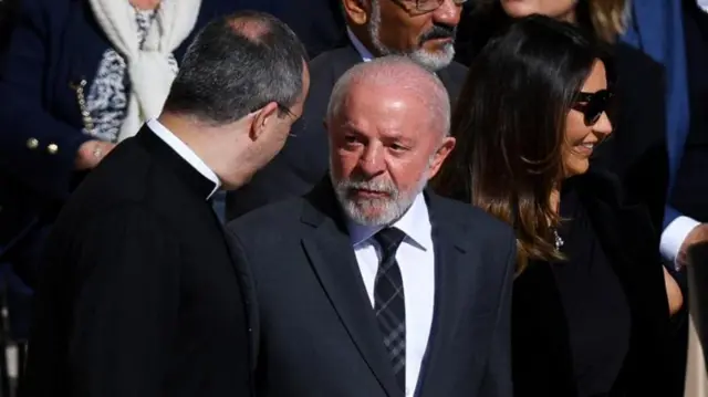 Presidente Lula chega ao funeral do papa Francisco