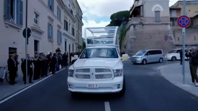 Ụgbọala 'popemobile' bu ozu Popu Francis