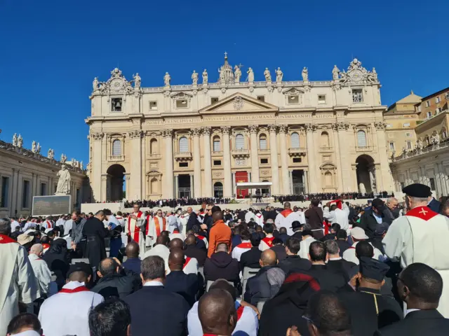 ርእሰ ሊቃነ-ጳጳሳት ፍራንሲስ ካብ 2013 ኣትሒዞም መራሒ ካቶሊካዊት ቤተክርስትያን ዓለም ኮይኖም ከገልግሉ ጸኒሖም።