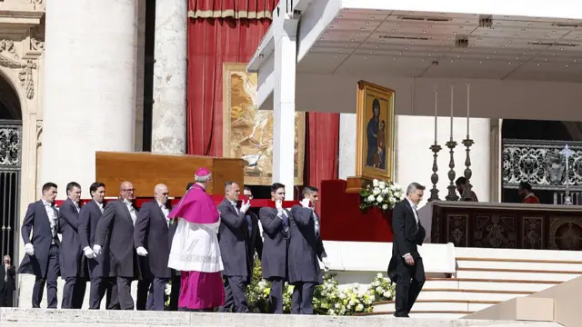 Oge e butere ozu Popu Francis n'ogige St Peter’s Square