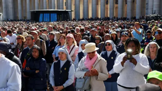 ኣብ ስርዓተ ቀብሪ ዝተኣከቡ ሰባት