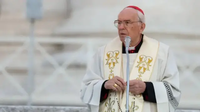 Kadịnal Giovanni Battista Re bụ onyeisi otu ndị Kadinal