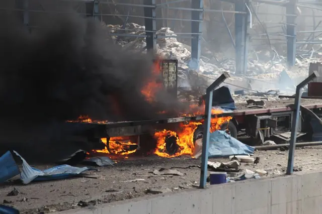 آتش سوزی گسترده در بندر شهید رجایی