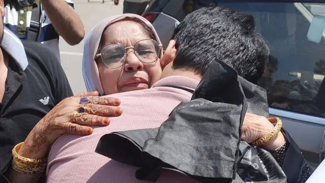 अटारी बॉर्डर पर लोग