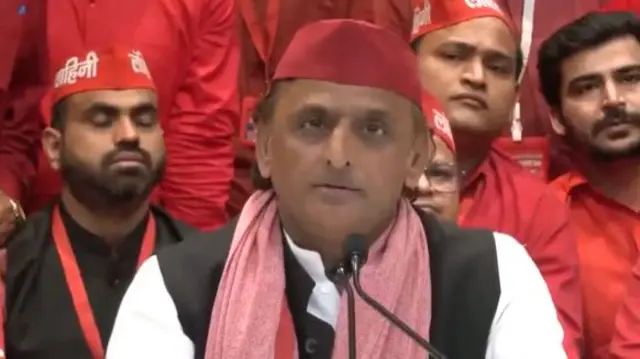 अखिलेश यादव