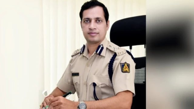 मंगलूरु के पुलिस आयुक्त अनुपम अग्रवाल