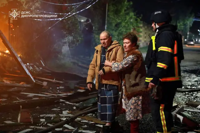 Зеленский опубликовал фото последствий одной из атак, опубликованное ранее спасательной службой