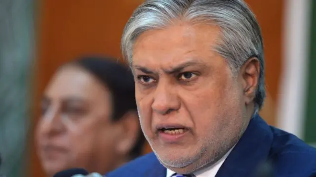 पाकिस्तान के उप प्रधानमंत्री इशाक डार