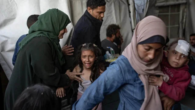 شمالی غزہ کے ایک سکول پر کیے جانے والے فضائی حملے میں زخمی