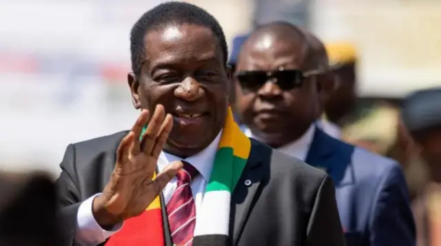 Onyeisiala mba Zimbabwe Emmerson Mnangagwa