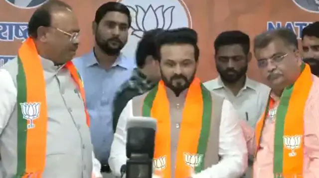 केदार जाधव