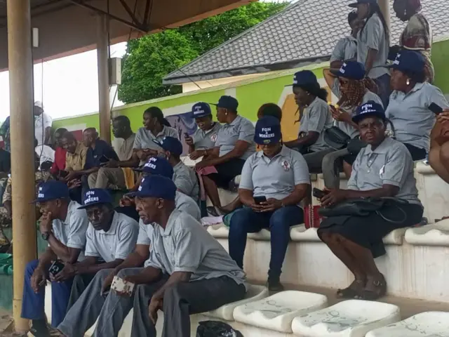 Anyi na-ata ahụhụ, ugwọ ọnwa anyi enweghị ike ịkwụrụ anyị ụgwọ ụlọ maọbụ nye anyị nri