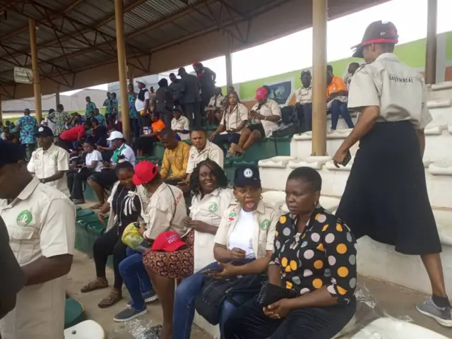 Anyi na-ata ahụhụ, ugwọ ọnwa anyi enweghị ike ịkwụrụ anyị ụgwọ ụlọ maọbụ nye anyị nri