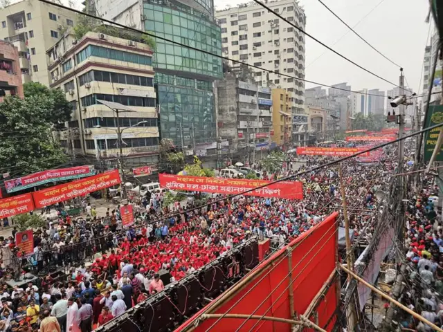 নয়া পল্টনে বিএনপির কার্যালয়ের সামনে