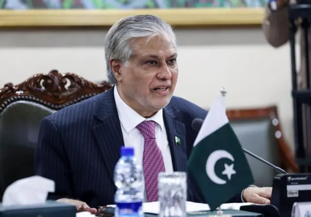 పాకిస్తాన్, ఇషాక్ దార్