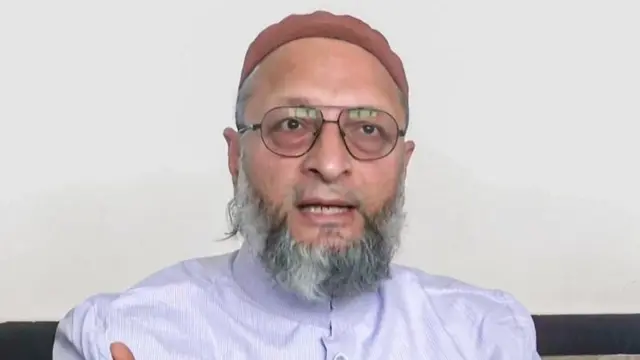 ઓવૈસીએ ભારતીય સશસ્ત્ર સેનાઓના પરાક્રમના પણ વખાણ કર્યા. તેમણે આ સંઘર્ષમાં માર્યા ગયેલા લોકોને શ્રદ્ધાંજલિ આપી. તેમણે એકતા પર ભાર આપ્યો. સાથે તેમણે સીઝફાયરનું ઍલાન અમેરિકાના રાષ્ટ્રપતિ ડોનાલ્ડ ટ્રમ્પ તરફથી કેમ થયું તે અંગે સવાલ પણ કર્યો.